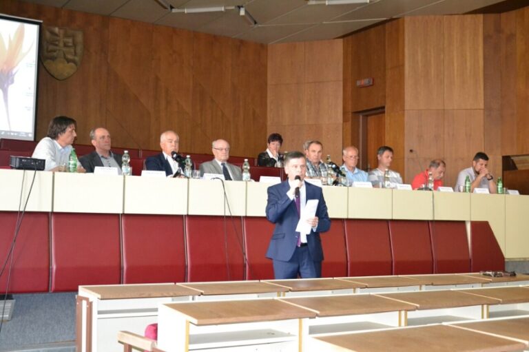 Mnohí sa pýtame, prečo medzi ľuďmi vládne apatia a nedôvera (aj) voči lokálnym politikom